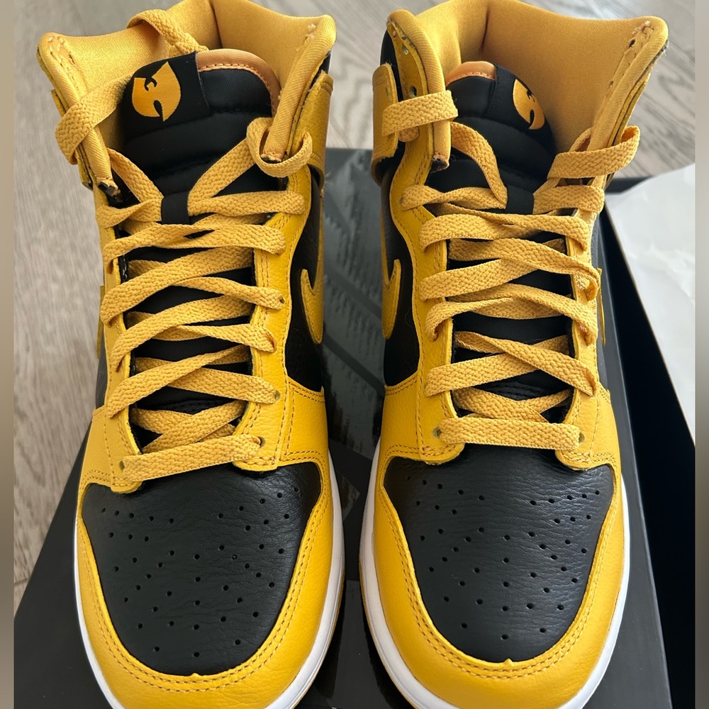 Nike Air Jorden one 6.5 (M) Wu Tang. Very good condition. Basketball shoes.